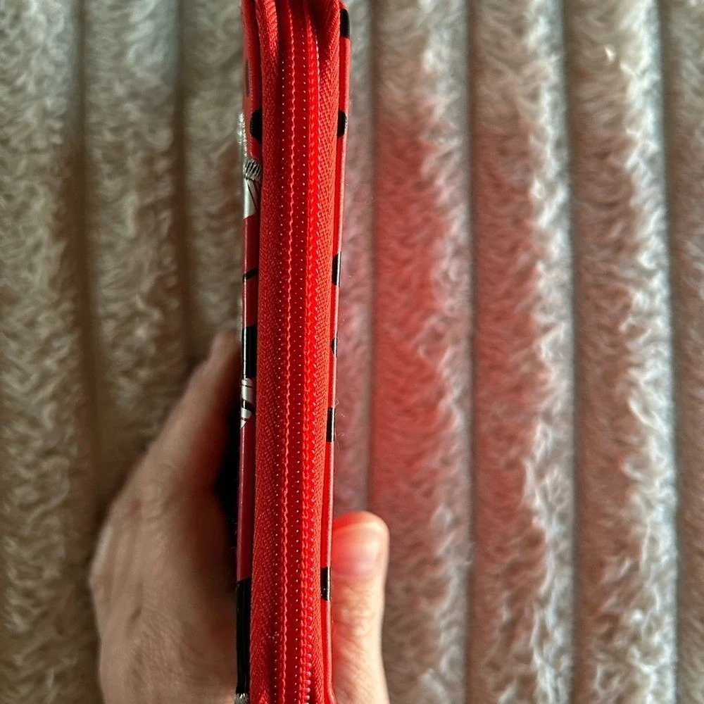 Loungefly Heart Logo OG Disney Minnie Mouse‎ Red Polka Dot Zip Around Wallet